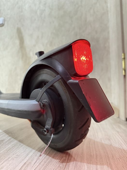 Продам электросамокат Ninebot E2 plus