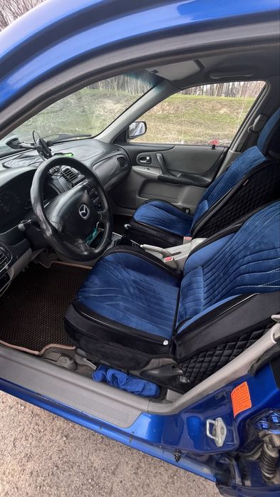 Мазда 323 хетчбек