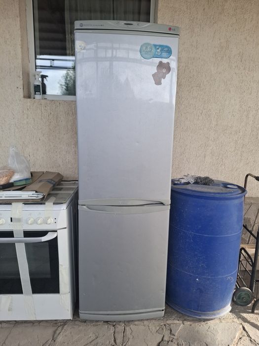 Продам холодильник