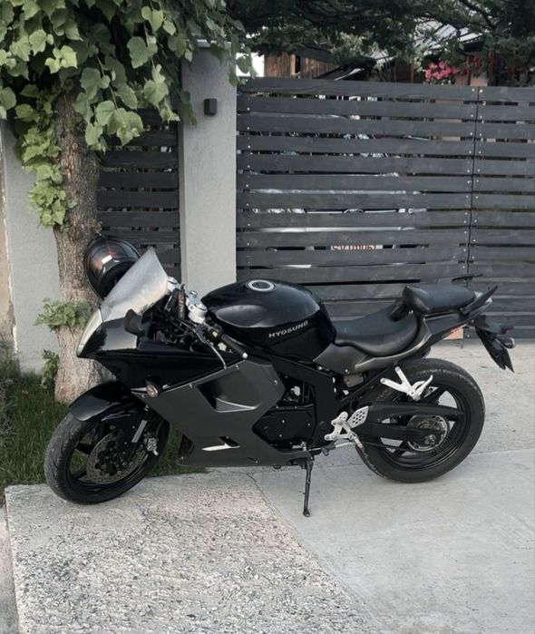 Hyosung GT 125 R