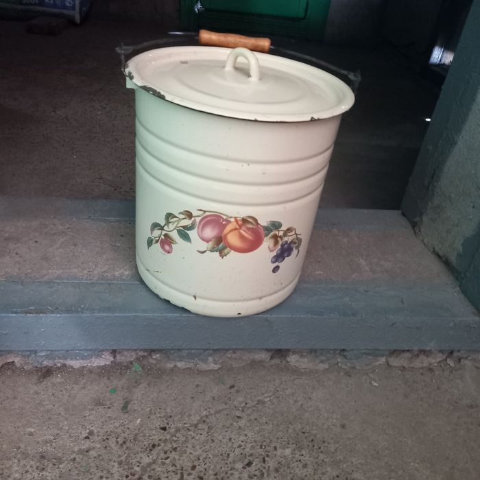 Продам  эмалированное ведро