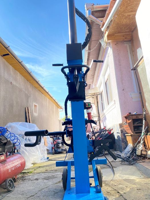 Despicator lemne  trifazic 15T vertical