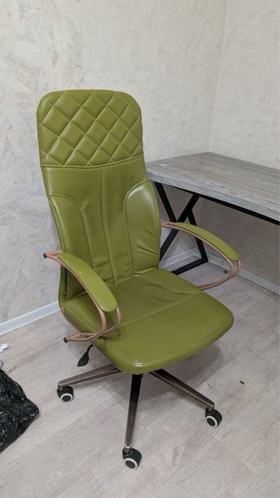 кресло офисное зеленое