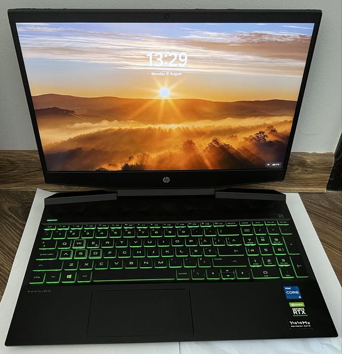 Laptop Gaming HP Pavilion 15 – i5 11th Gen, RTX 3050 Ti, 144Hz, Cutie Completă + Factură eMAG
