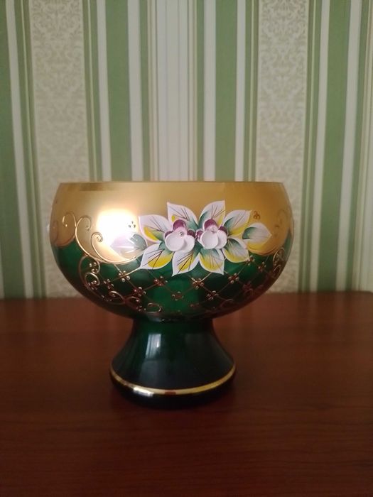 продам конфетницу