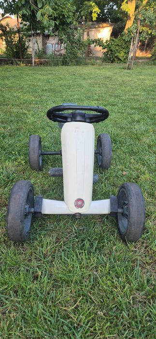 kart Berg Buzzy Fiat 500 cart cu pedale FIAT500
