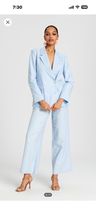 Светло син костюм от три части