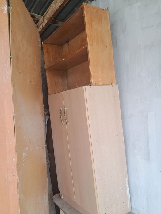 Шкаф полки мебель