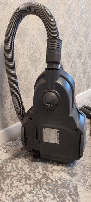 Пылесос LG в идеальном состоянии