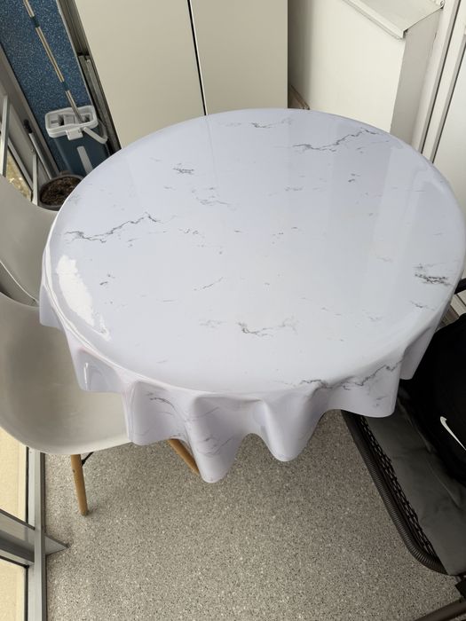 Продается б/у стол размер 90х60