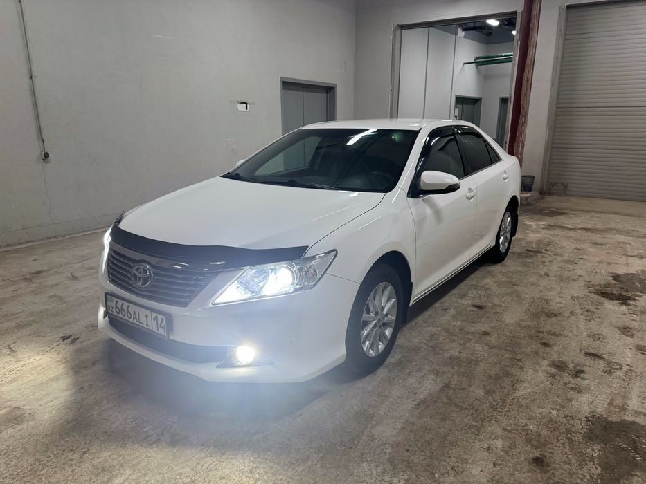 Продам автомобиль Toyota Camry 50