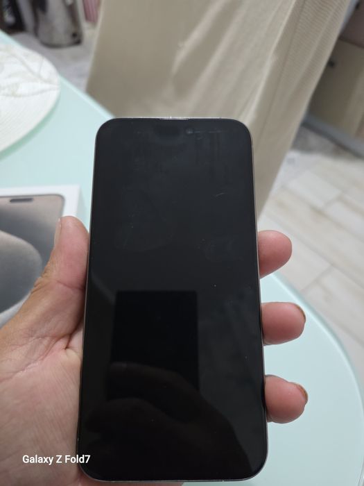 Se vinde iphone 15 pro max 256gb
