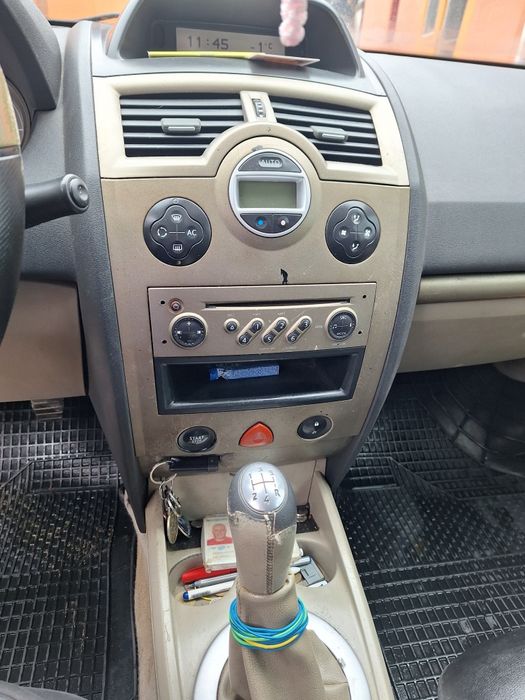Vând renault megane 2