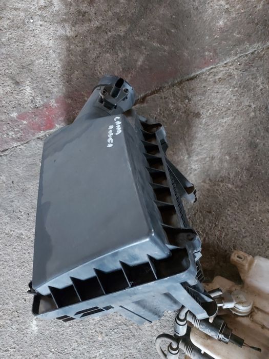 Carcasa filtru aer cu debitmetru Land Rover freelander 2 2.2 diesel