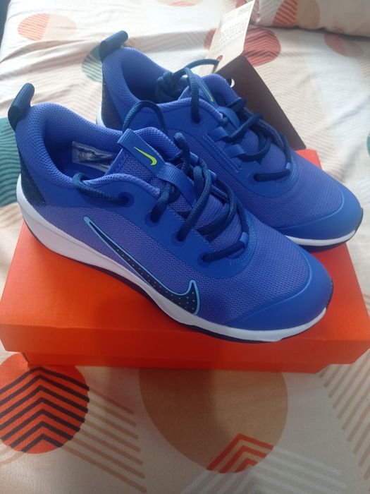 Adidași Nike nou nouți