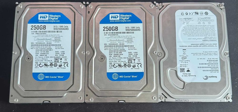 Hdd 250gb 3 bucati