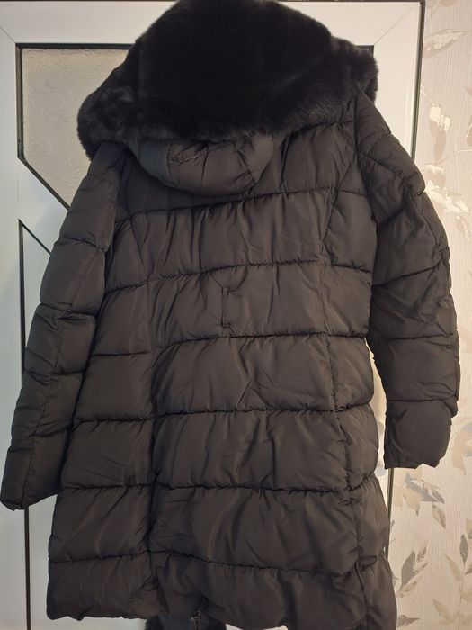 Дебело и олекотеко яке с естествен косъм .