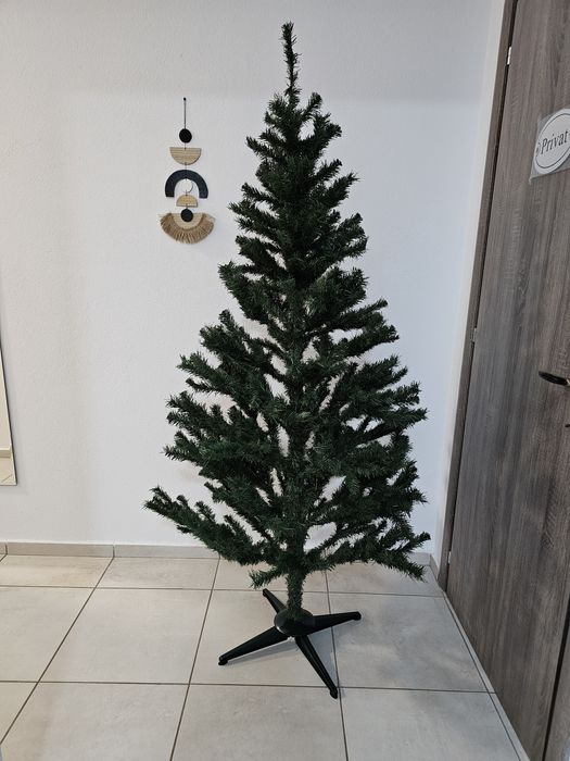 Brad artificial de 180 cm cu suport