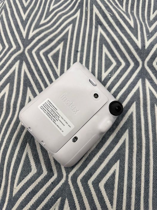 Продается Instax mini 12