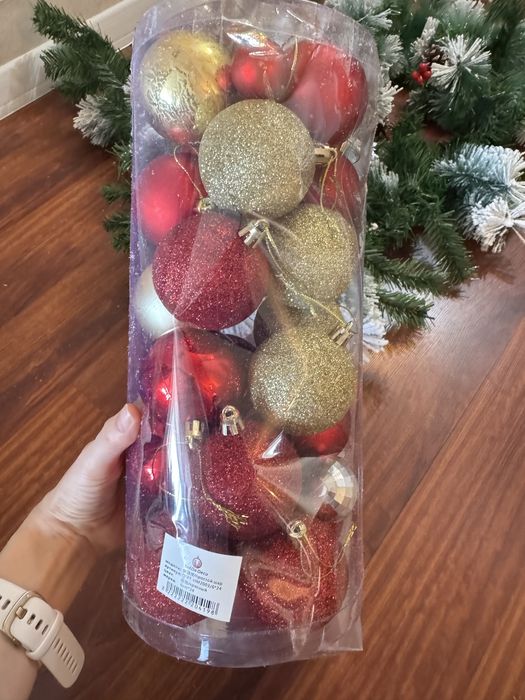 Елочные игрушки разных размеров