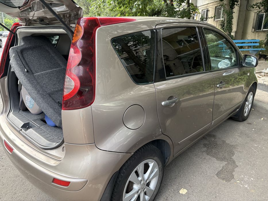Autoturism auto