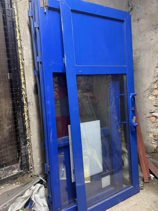 Двери наружные аллюминевые