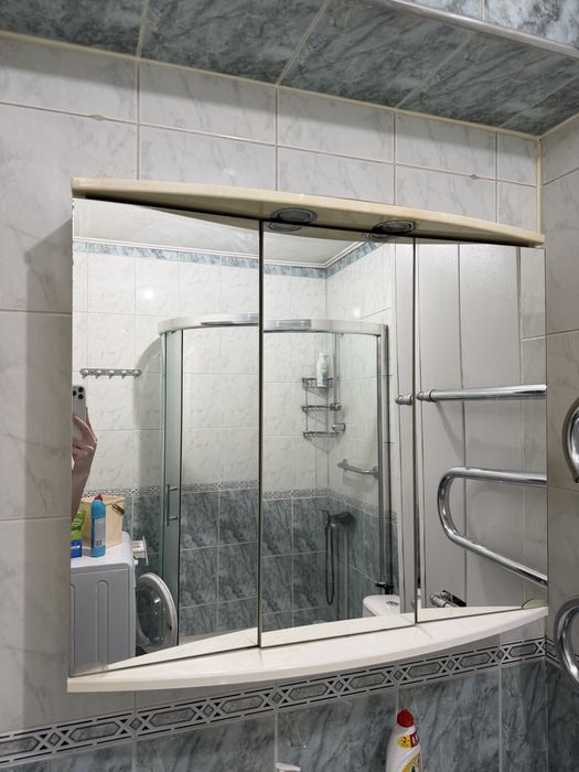 Шкаф в ванную с зеркалом