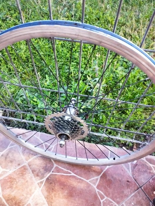 Vând roata de bicicleta 26 R și furcă 27.5 și 28