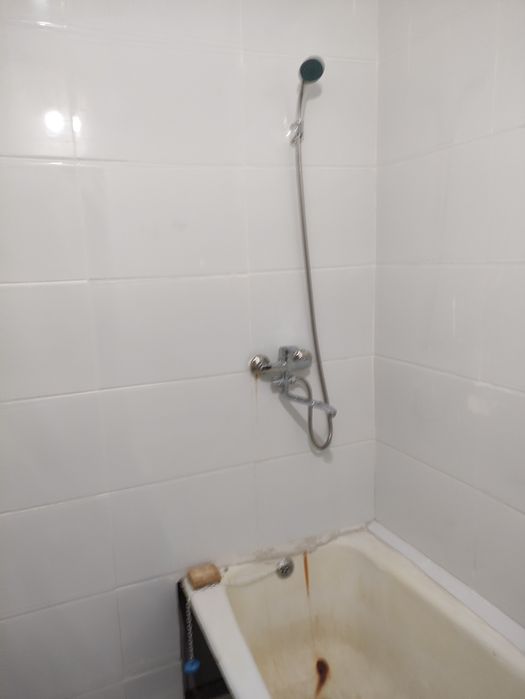 Дом сатилади тахиатош 64 кв 2 Чи этож 3 комната  300 мил