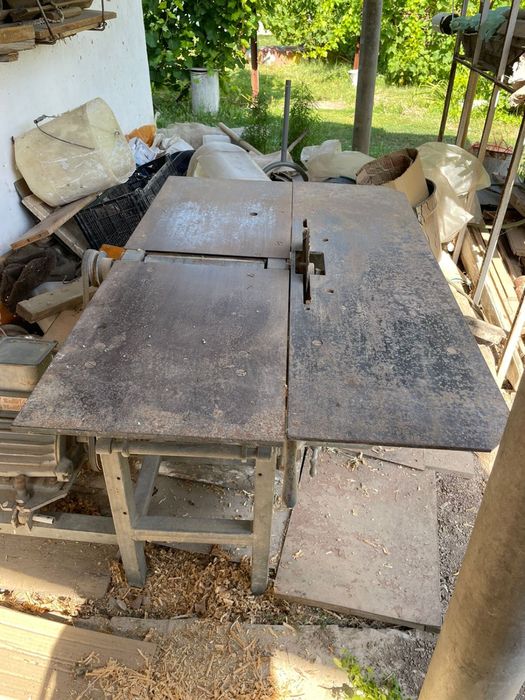 Срочно продается деревообрабатывающий станок