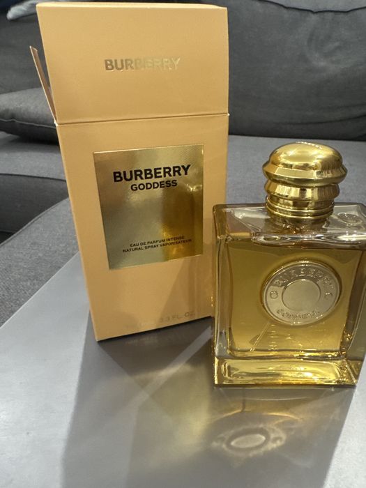 Burberry  Goddess eau de parfum intense