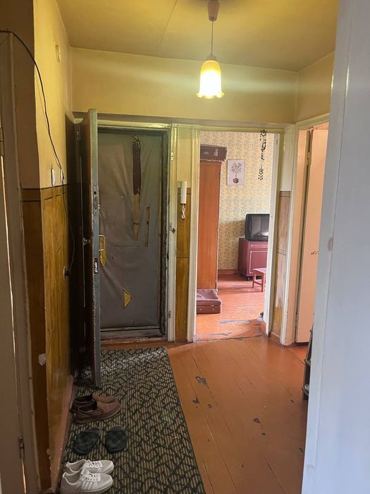 Продаю 4х ком кв Миробадский район,  улица Олтинкуль