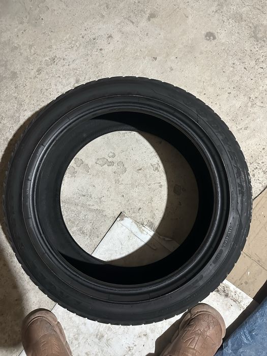 Продам летние шины 235/45/18