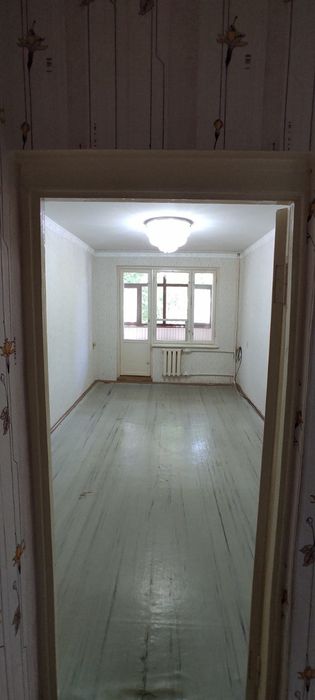 12 мактаб ёнида 3 хонали 2 этажда квартира