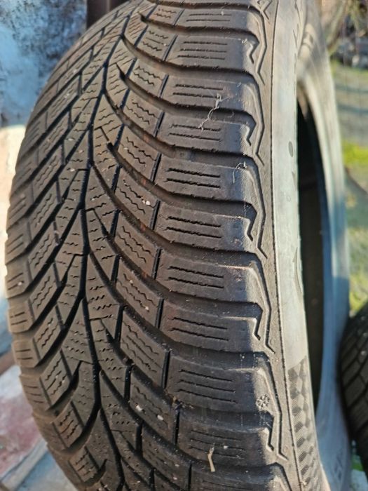 Зимни  гуми Континентал  205/55 R16.