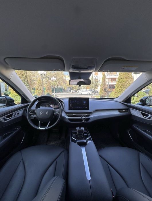 Hongqi e-qm 5 продается как новая 500 запас хода 24000 пробег