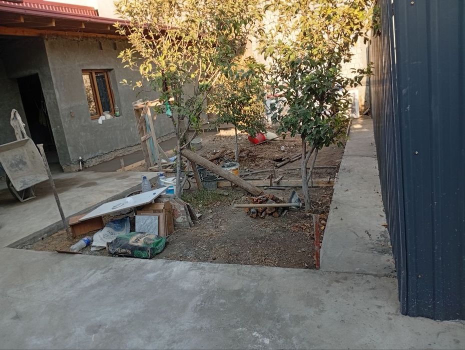 Uy sotiladi. Toshkent shaxar, Mirobod tumani, yo'lli yuzida 1.8 sotix