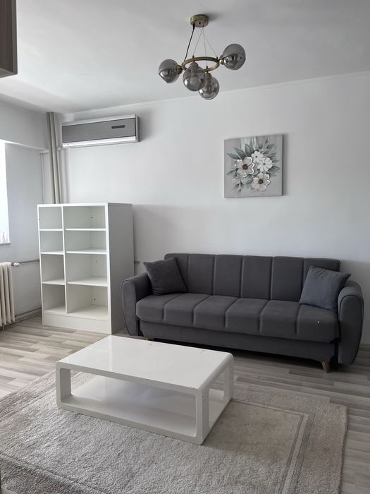 Inchiriez apartament 3 camere