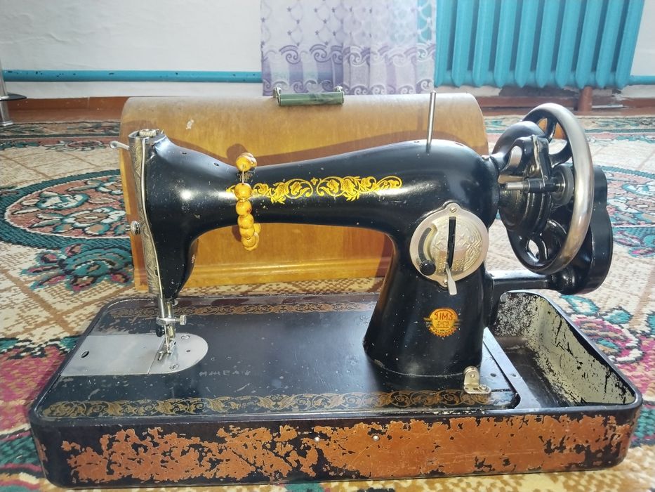 Швейная машина продам
