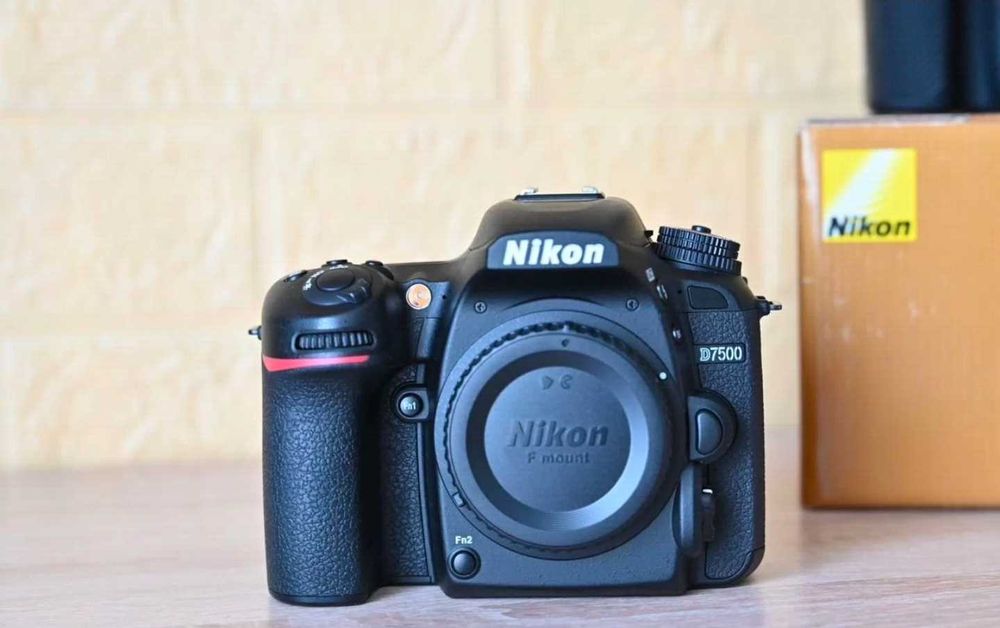 Nikon D7500 новый Body