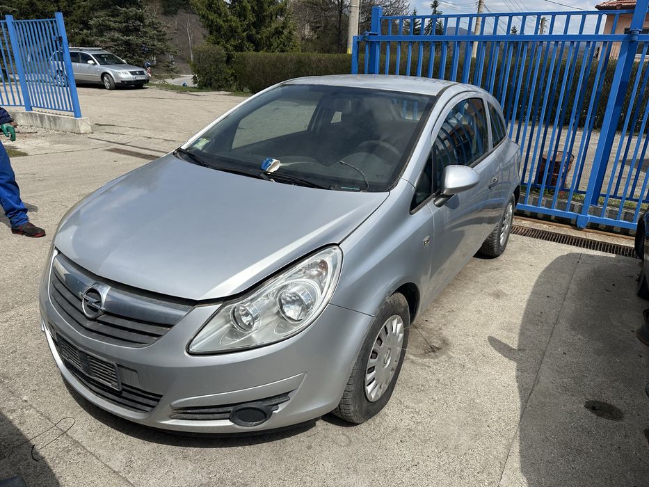 Opel Corsa 1.2i НА ЧАСТИ