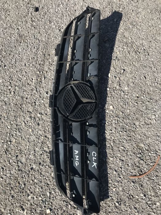 Предна декоративна решетка  с емблема за Мерцедес Mercedes CLK 209 AMG