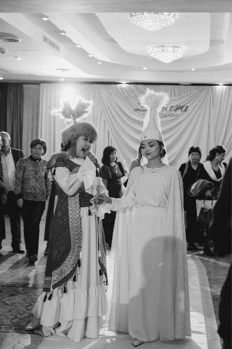 Платье на узату со шлейфом