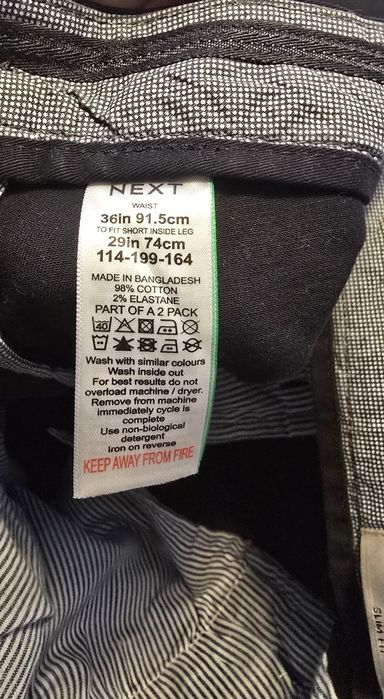 Pantaloni chinos