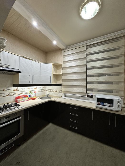 Сдается квартира 4комнатная своя  район яшнабад около паркенский базар