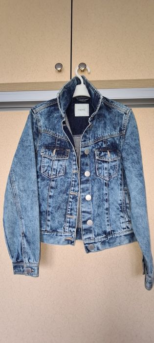 Продам лёгкие куртки .