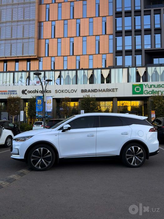 BYD Tang Dual Motor AWD 517 л.с., 680 Нм и 4.4 сек до 100 км/ч
