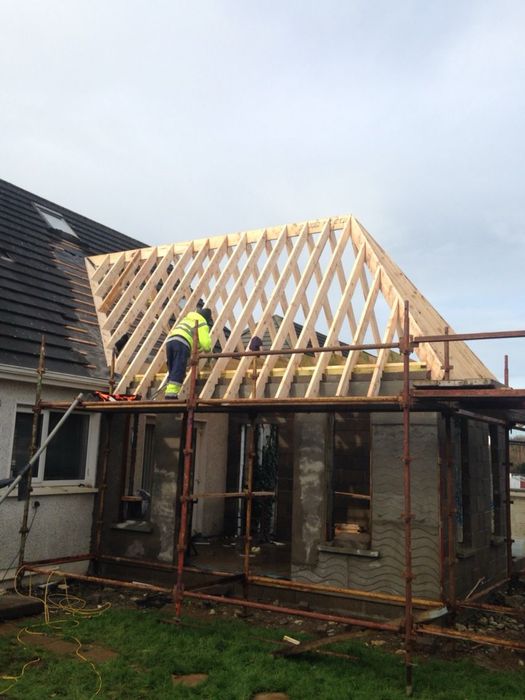 Reparatii acoperisuri montaj tigla metalica dulgherie terase mansarde