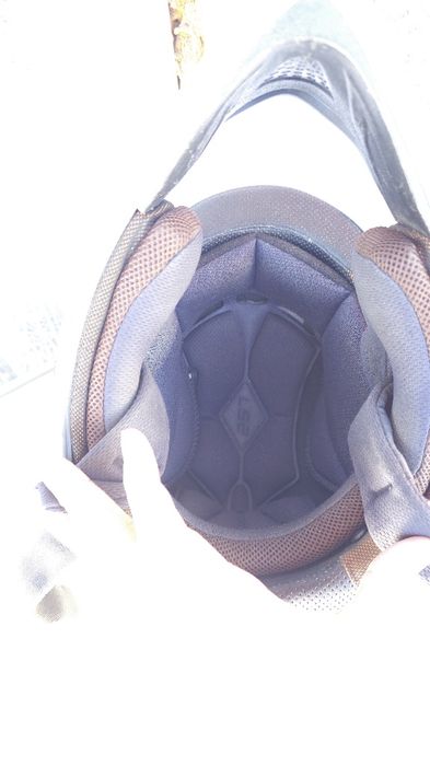 Здравейте Продавам Каска и Протектор за гръб в много добро състояние