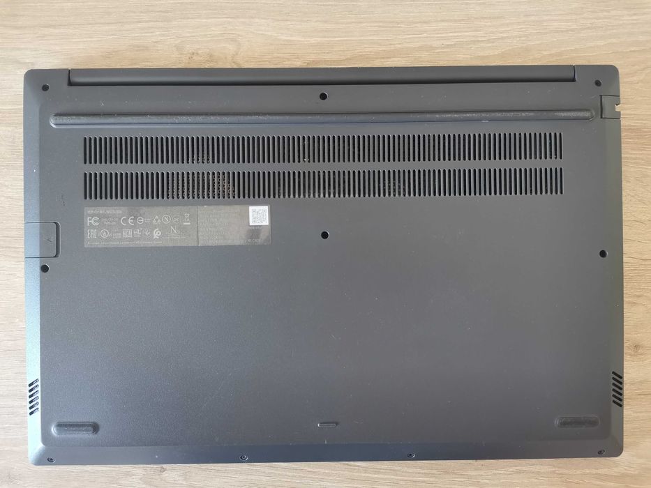 Vand Laptop Lenovo ThinkBook 15.6" Intel i5 10210U 8GB RAM SSD 512GB stare foarte buna
